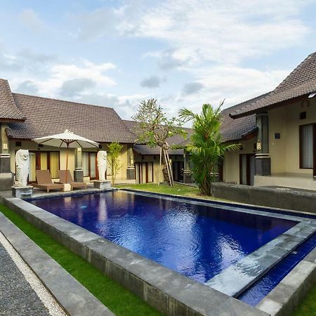 Lilis Cempaka Mas Guesthouse Canggu Exterior foto