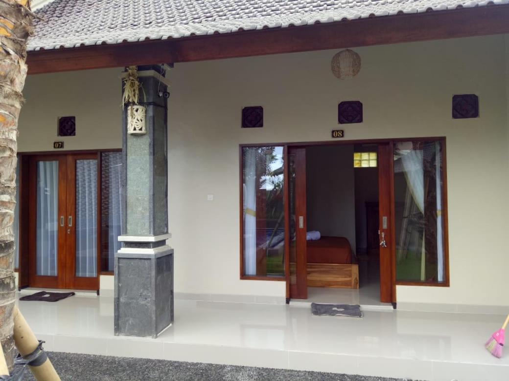 Lilis Cempaka Mas Guesthouse Canggu Exterior foto