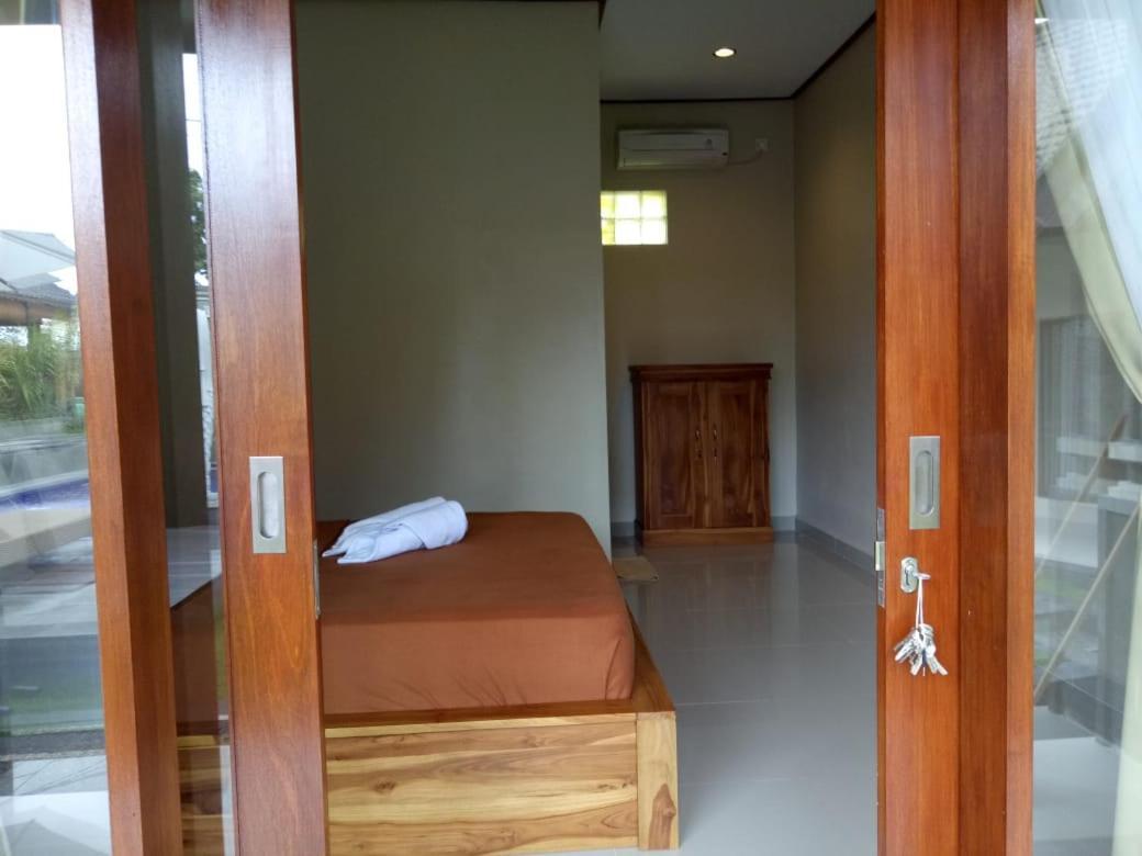 Lilis Cempaka Mas Guesthouse Canggu Exterior foto